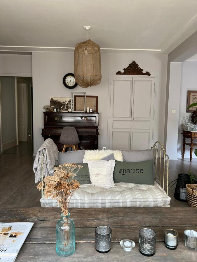 Les Chambres De Pauline Avec Spa Et Climatisation Албервил Екстериор снимка